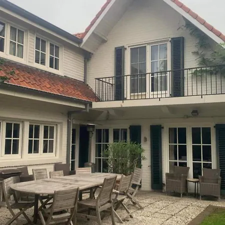 In Vlaanderen With Garden Ostend