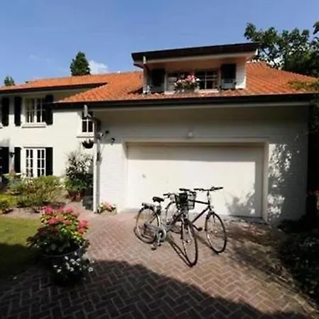 Casa de Férias In Vlaanderen With Garden