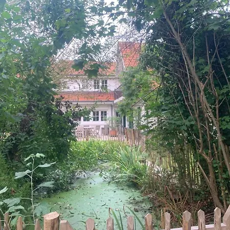In Vlaanderen With Garden Casa de Férias