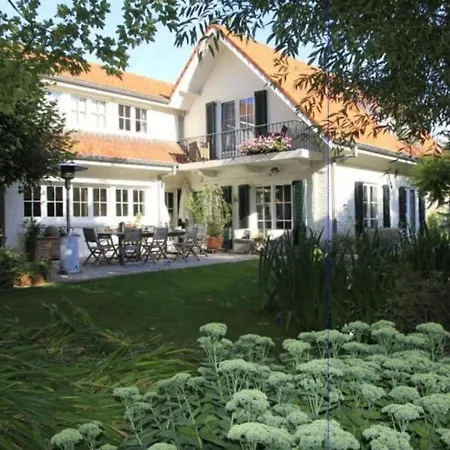 In Vlaanderen With Garden *